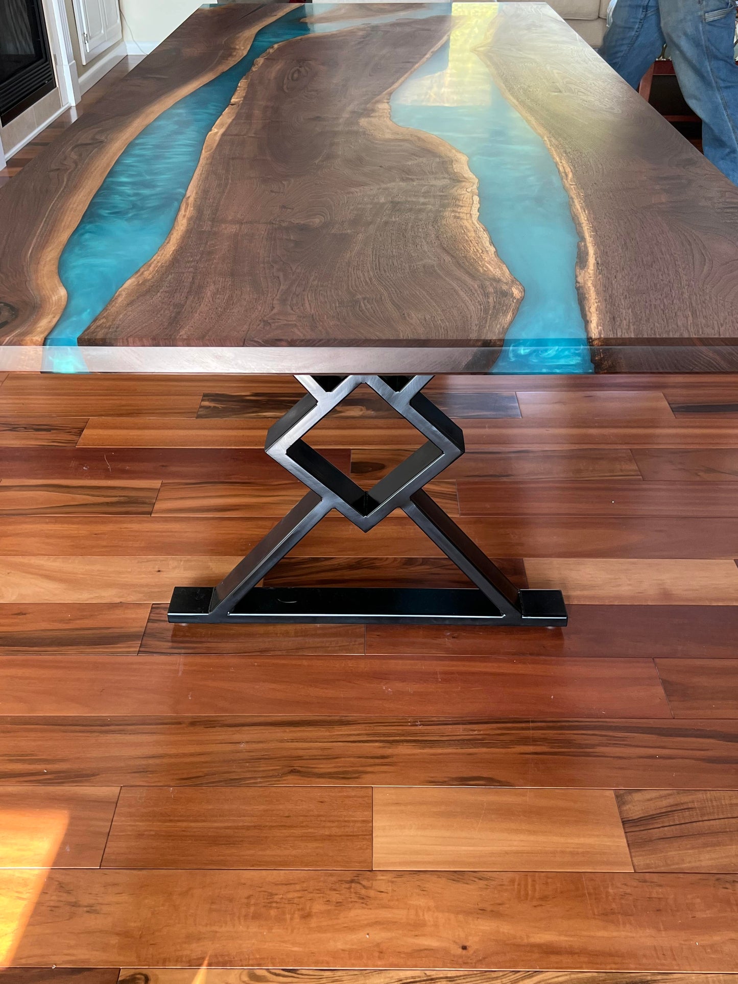 X-Diamond Powder Coated Steel Leg
